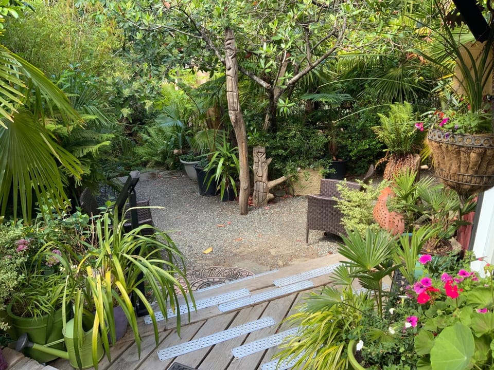 Magnolia Petal Accommodation Bed and Breakfast in Galiano Island