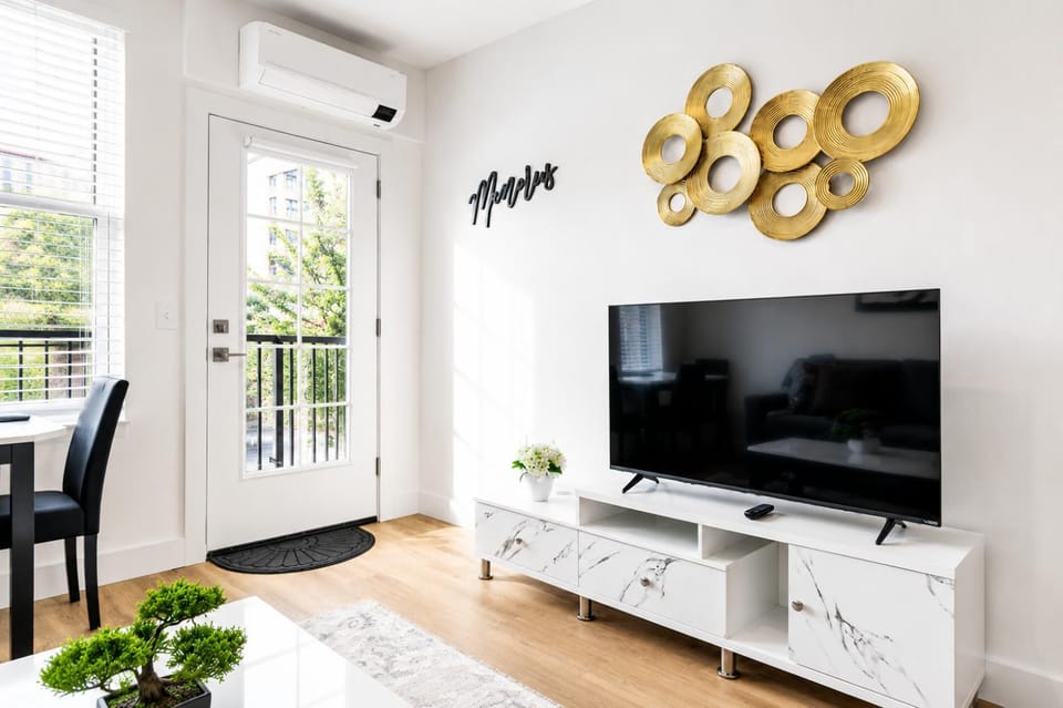 Communal lounge/ TV room, TV and multimedia, Evening entertainment