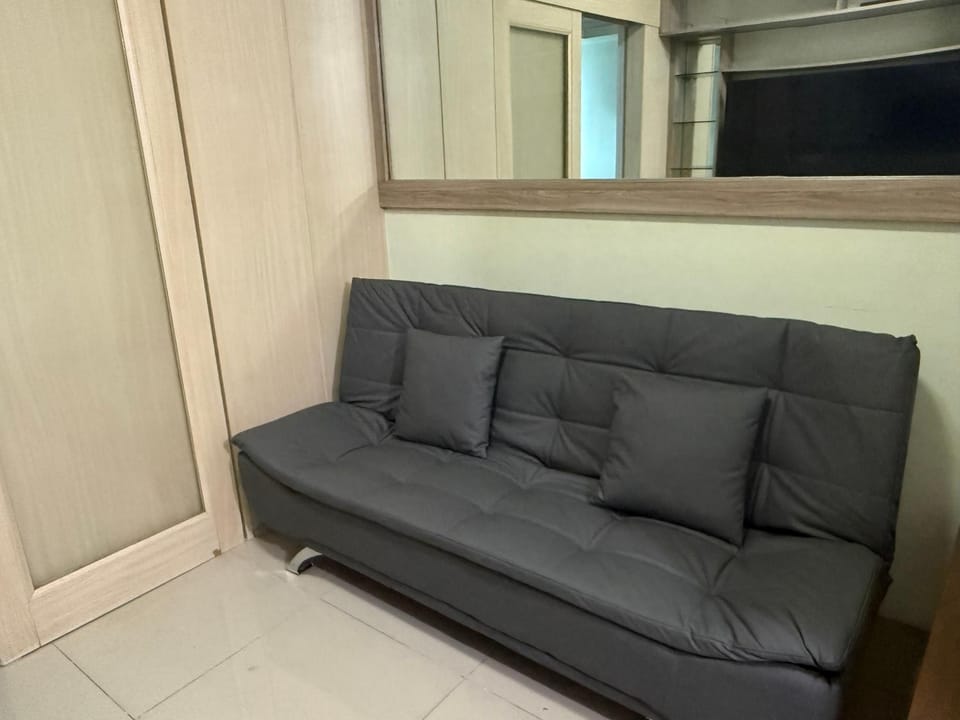 1BR Staycation at JAZZ Makati 29F 65 Smart TV Apartment in Makati