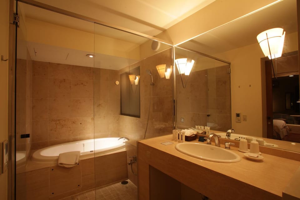 Shower, Bath