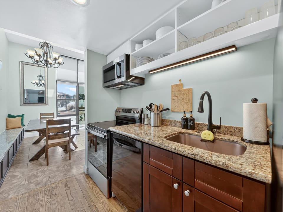 Kitchen or kitchenette