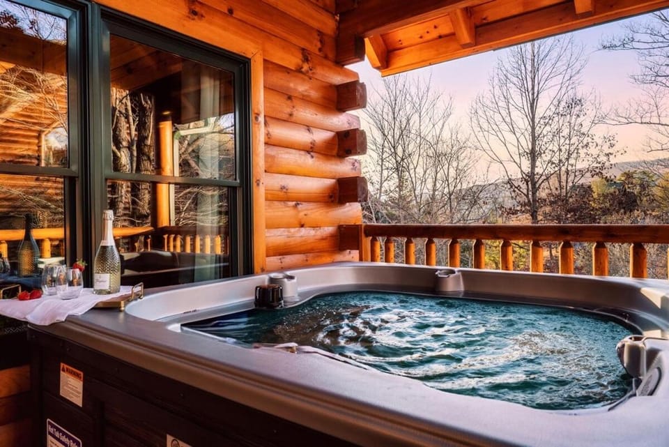 Fun Safari Surprise 4 Kids! Heated Pool! Arcade! Close to Attractions House in Pigeon Forge