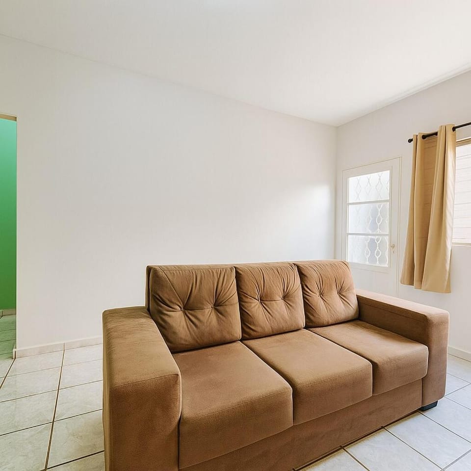Casa a cerca de 2 min Madrecor com Garagem p 6 pessoas House in Uberlândia