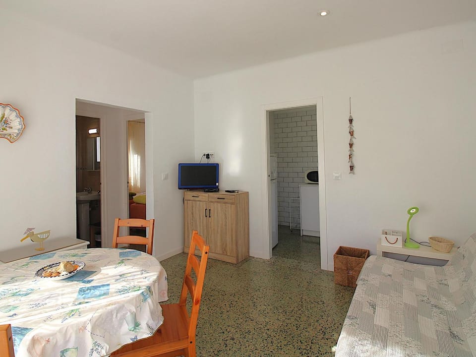 Apartamento para 4 pers cerca de la playa con aire y parking - ES-228-207 Apartment in Alt Empordà