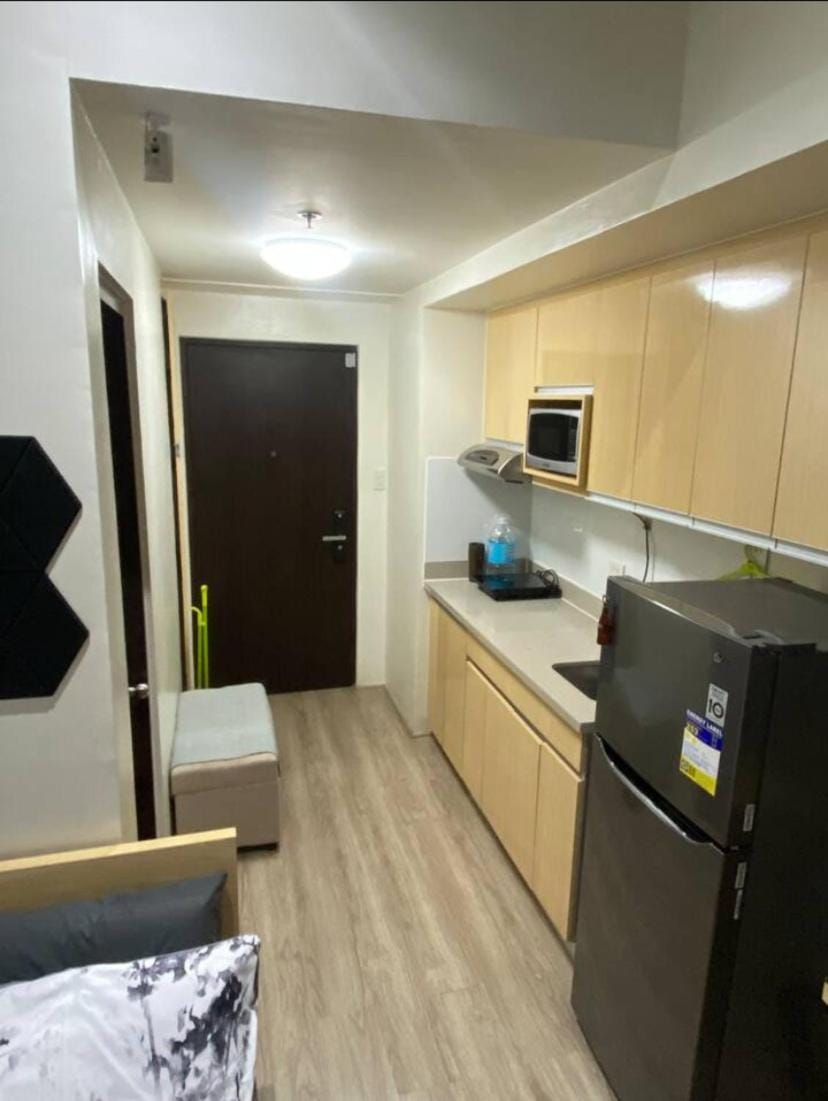 Kitchen or kitchenette, oven, stove