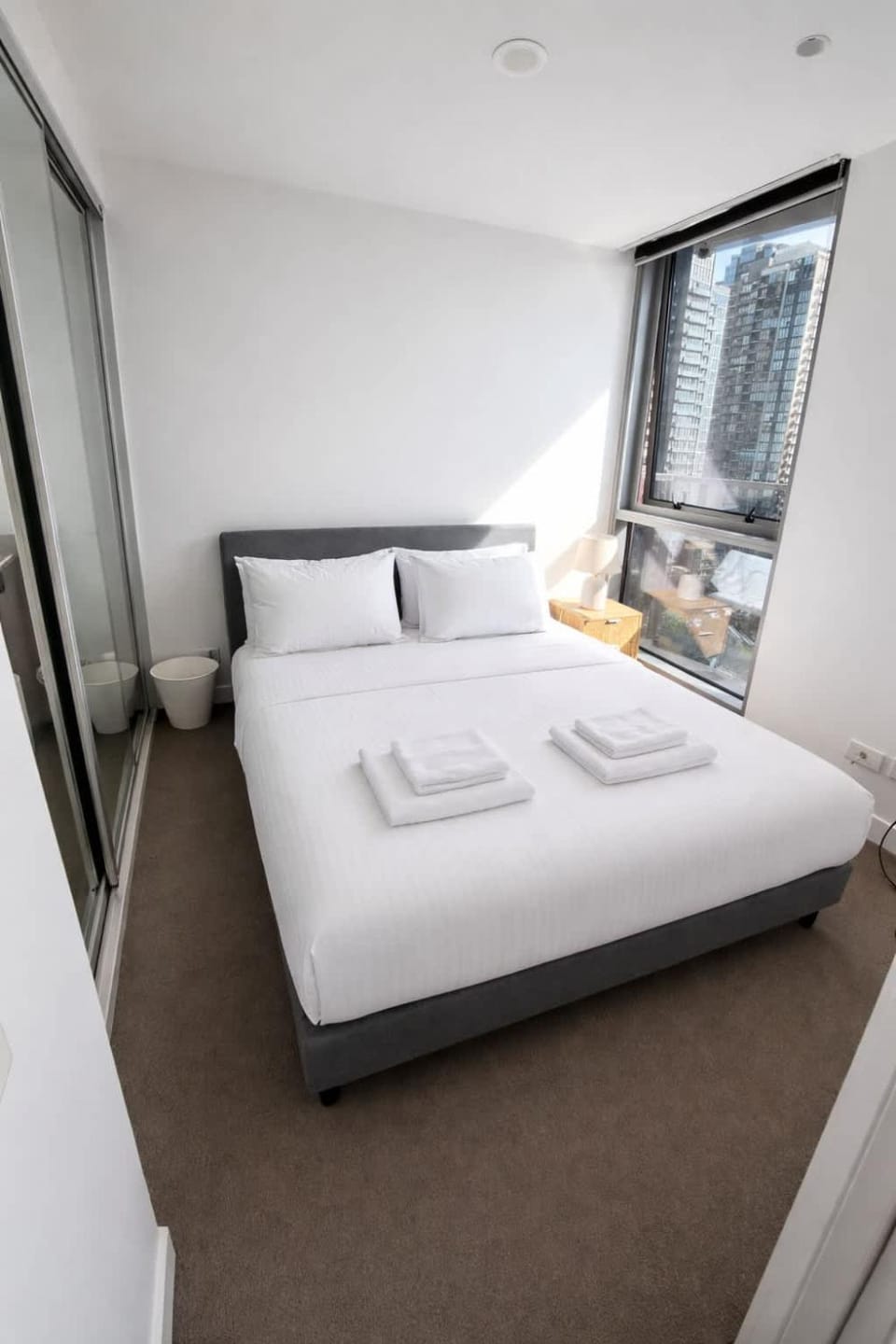 Bed, Bedroom, towels