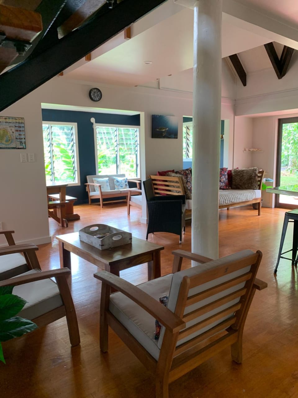 Living room, Seating area