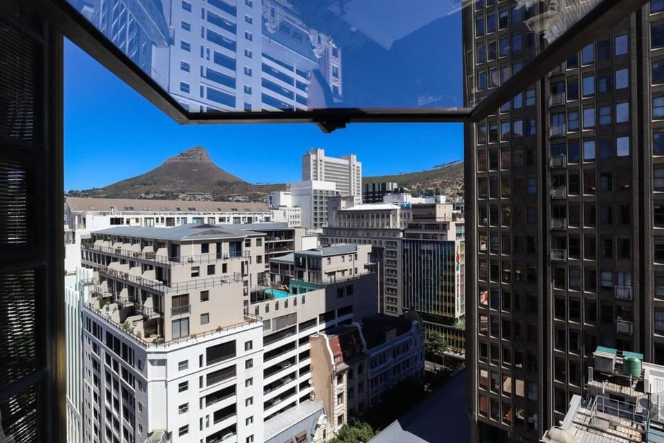 Magnificent Loft Apartment at Mutual Heights Apartment in Cape Town