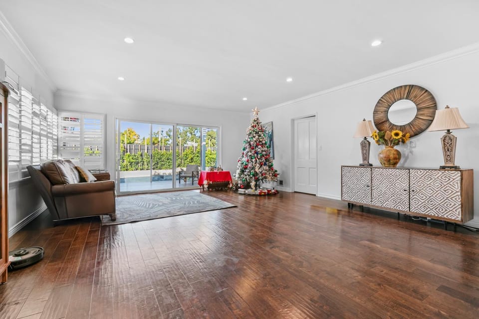 Luxury Pool Oasis- Near Stadium, Tennis and Golf Villa in Pasadena