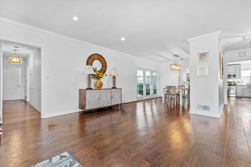 Luxury Pool Oasis- Near Stadium, Tennis and Golf Villa in Pasadena