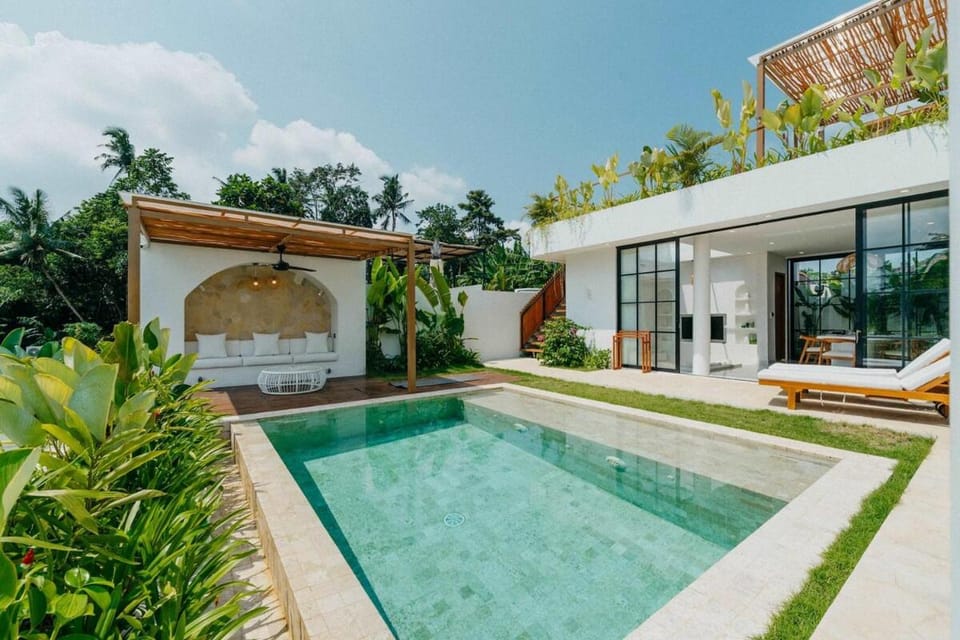Amari Villa Modern 2BR Pool & Rooftop Sauna in Ubud Villa in Abiansemal