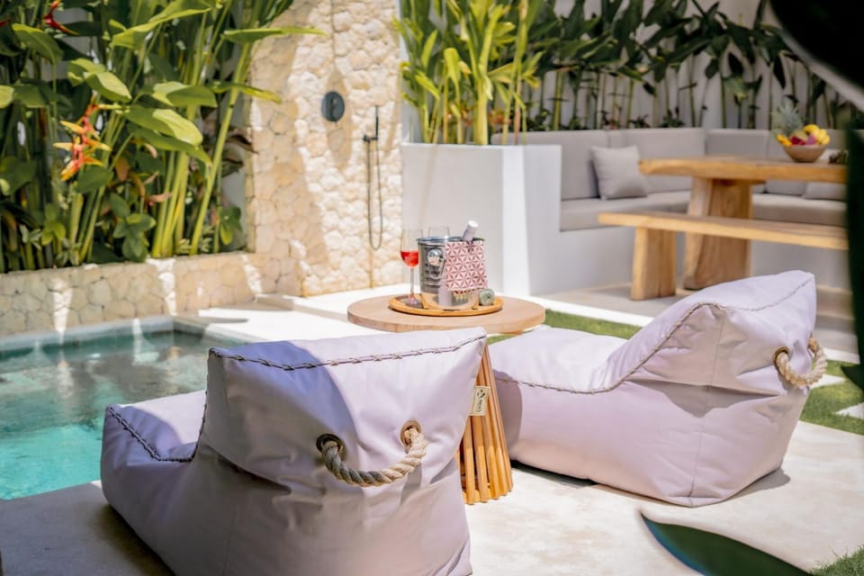 Patio, Day, Garden, View (from property/room), Seating area, Dining area, Pool view, Swimming pool