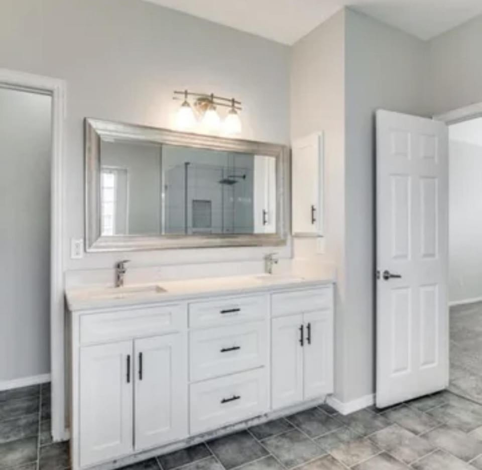 Large 3 Bdrm two story House in East Dallas House in Rockwall