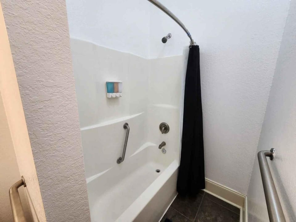 30A Inn & Suites Signature King Suite Apartment in South Walton County
