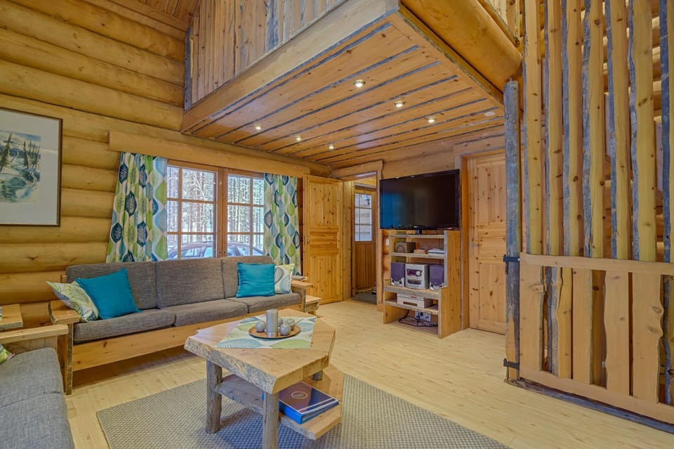 Communal lounge/ TV room, Living room, Decorative detail, On site