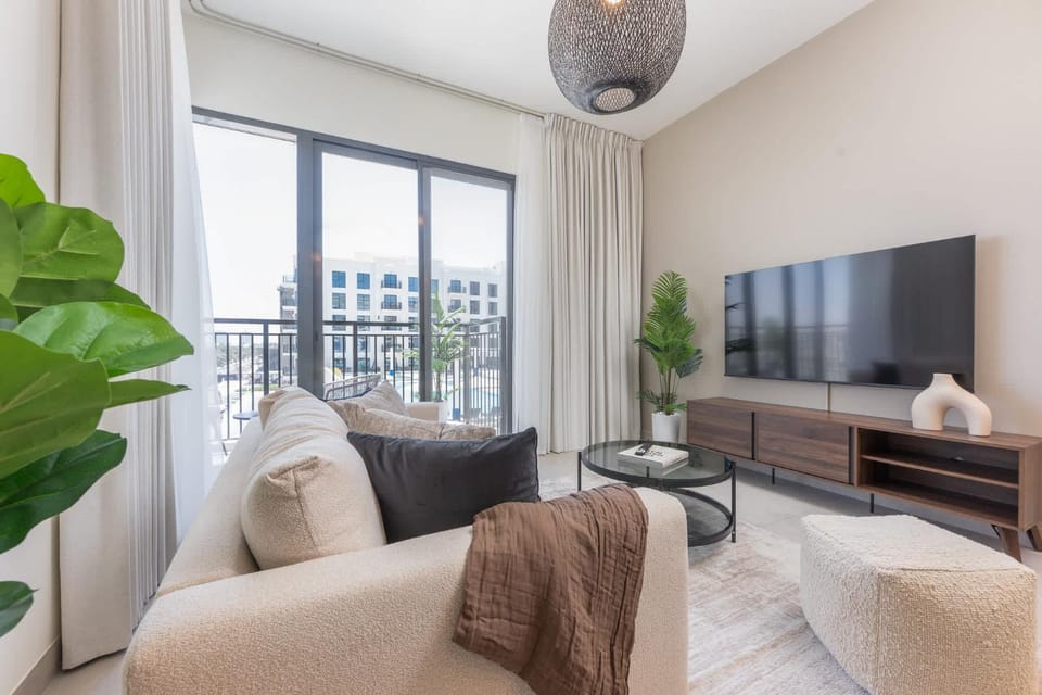 StayShort - Elegant 2BR Residence in the New The Diplomat Apartment in Dubai