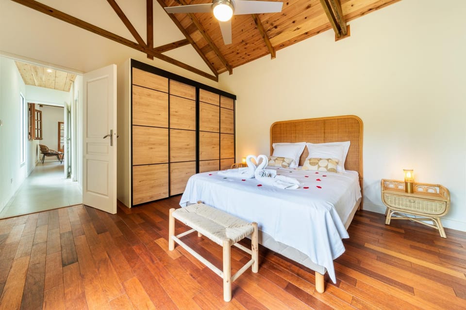 Bed, Photo of the whole room, Bedroom, towels, wardrobe