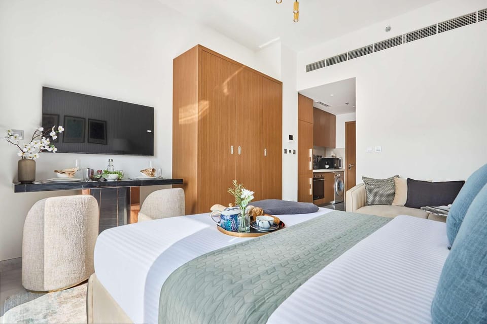 Bed, Kitchen or kitchenette, Living room, Dining area