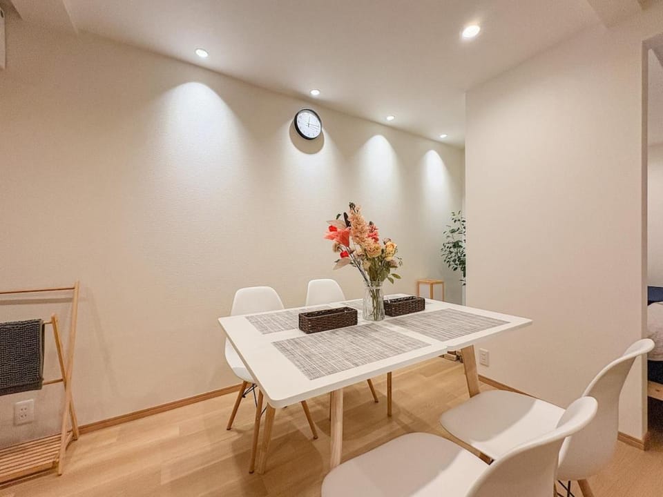 Pandafamily101 5 min Hanazonocho station 4 guests Kansai Airport FreeWiFi Apartment in Osaka