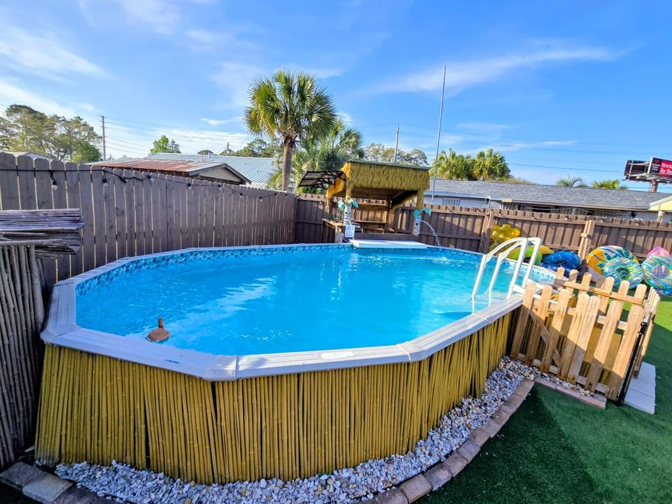 Hot Tub, Pool view, Swimming pool