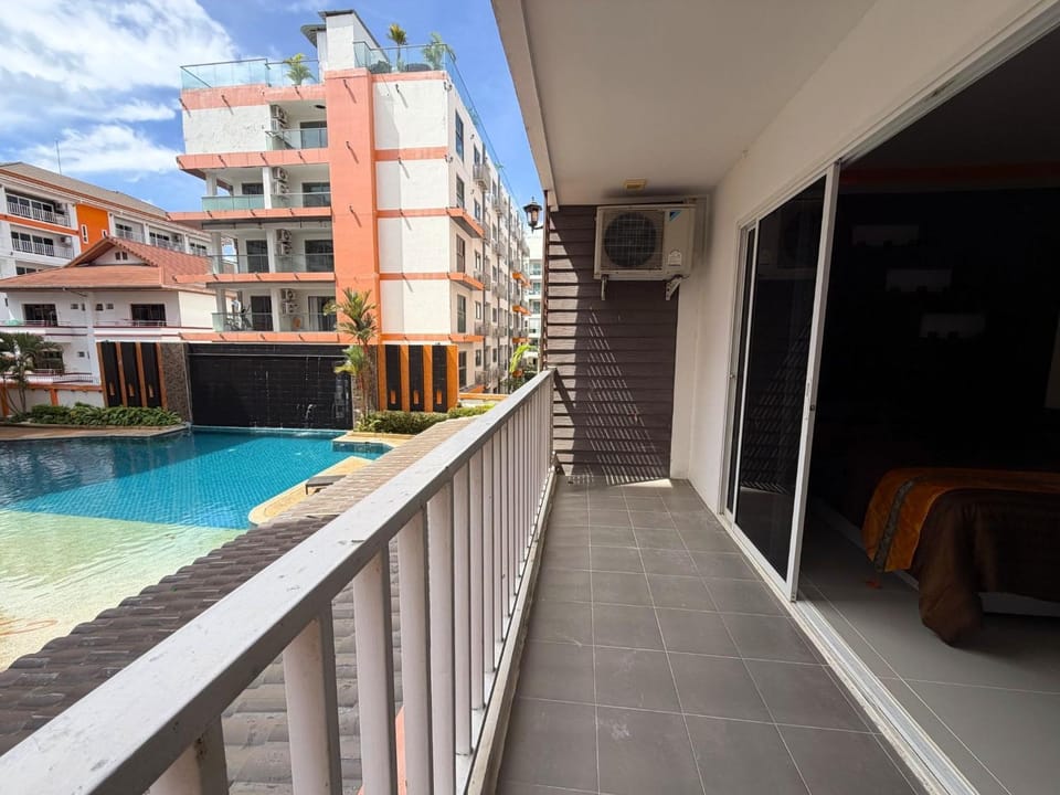 Bed, Balcony/Terrace, Bedroom
