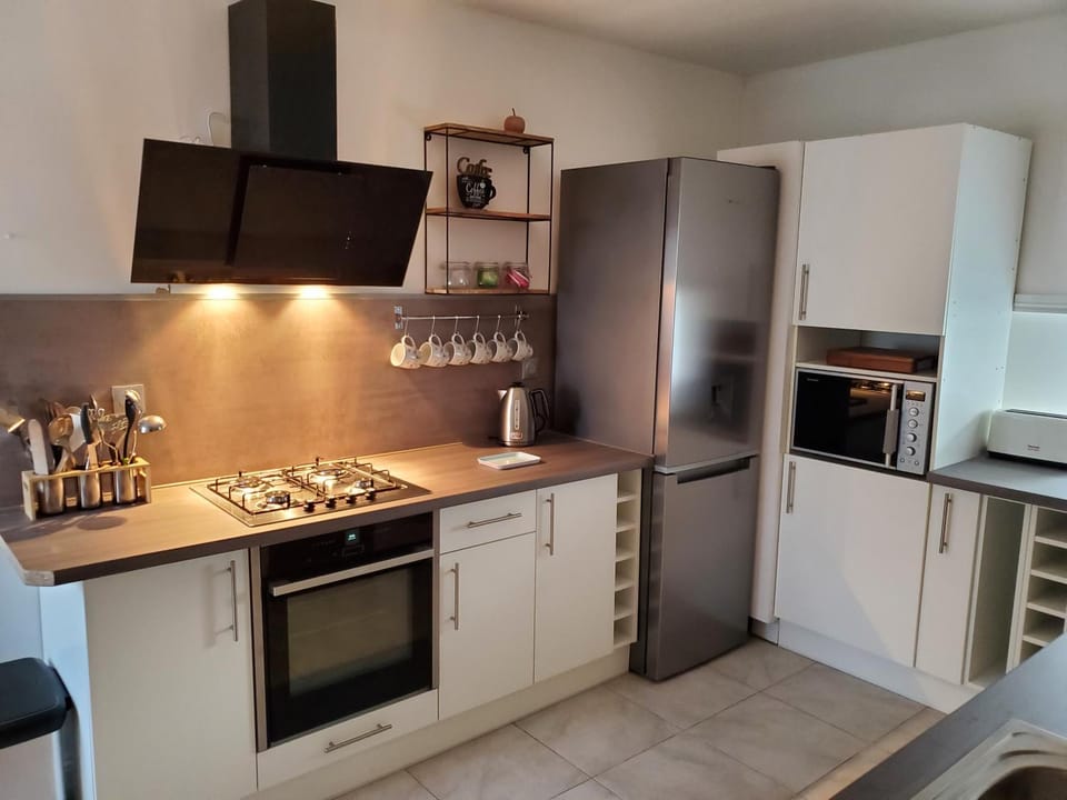 Kitchen or kitchenette, dishwasher, minibar, pet friendly, stove, toaster