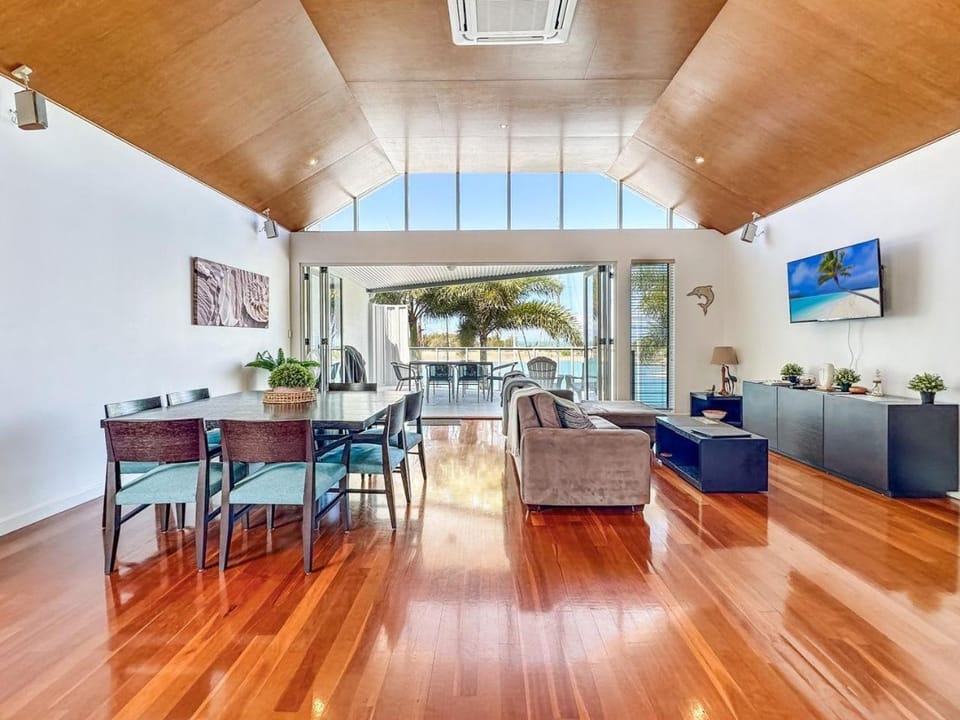 Solmar At The Waters Edge Apartment in Queensland