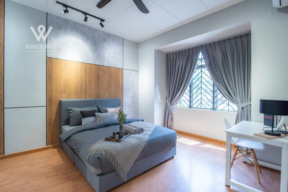 Modern 4BR Sentul Landed Home for 8pax- 10 mins to Batu Caves House in Federal Territory of Kuala Lumpur