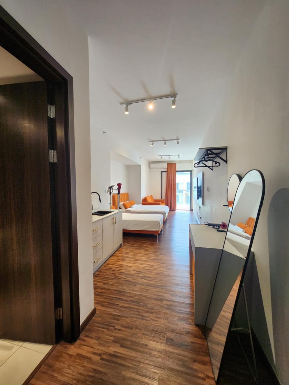 Bed, Kitchen or kitchenette, Bedroom