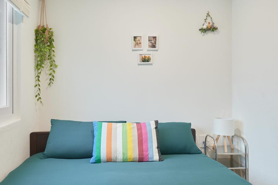 Bed, Photo of the whole room