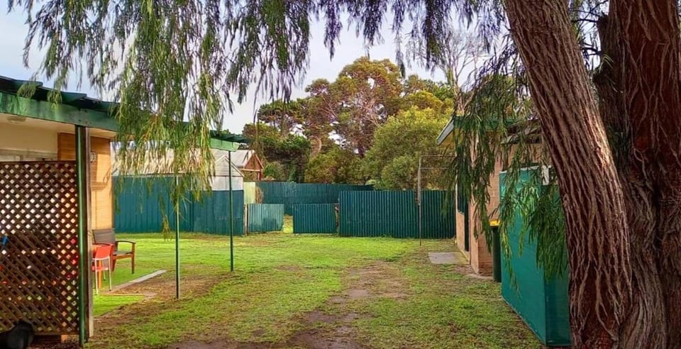 The Peppercorn Shack Apartment in Kingscote