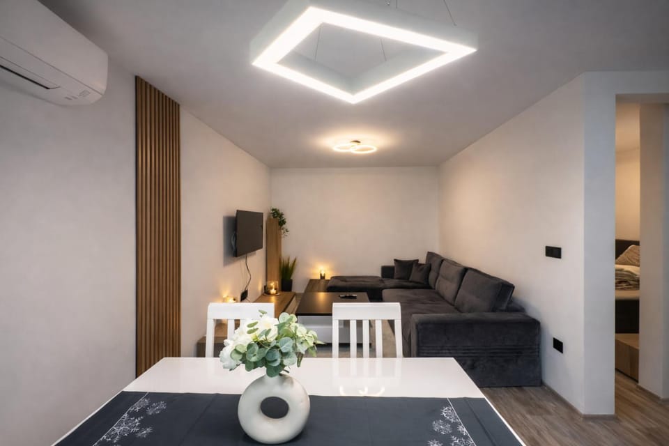 TV and multimedia, Living room, Seating area