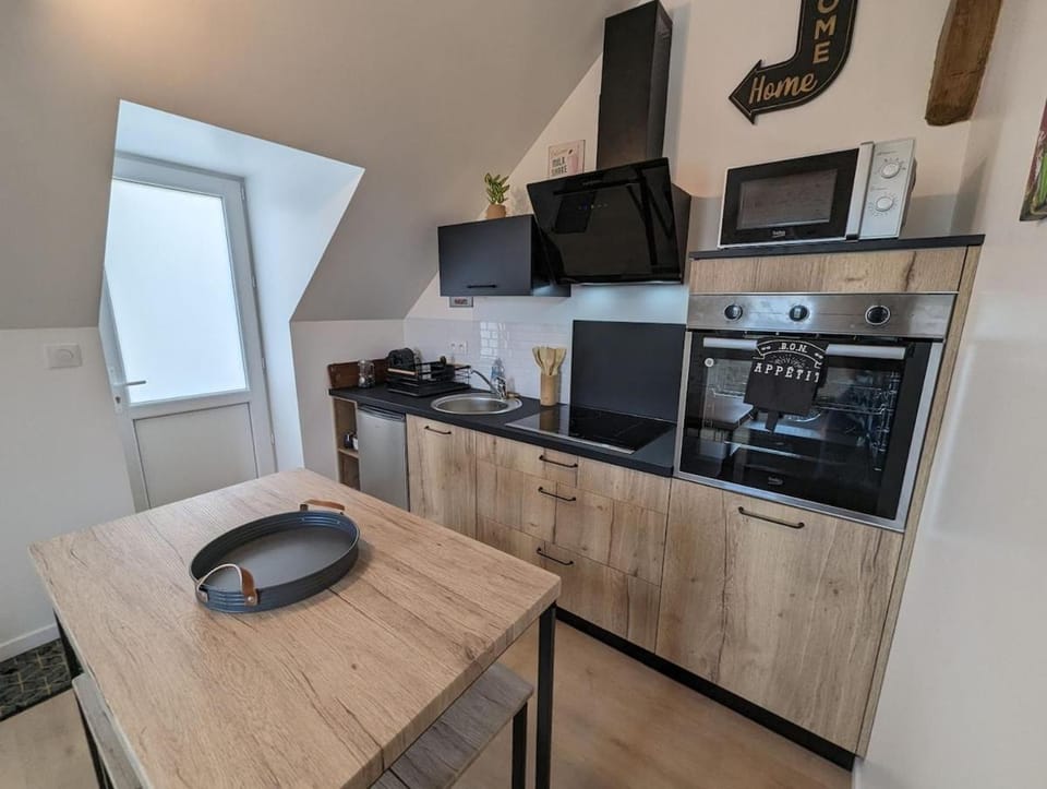 Le Studio Neo-Retro Apartment in Bourgogne-Franche-Comté