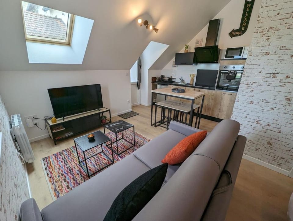 Le Studio Neo-Retro Apartment in Bourgogne-Franche-Comté