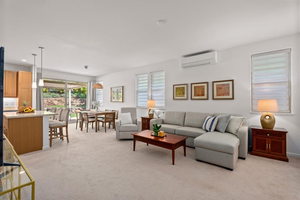 Living room, Seating area, air conditioner