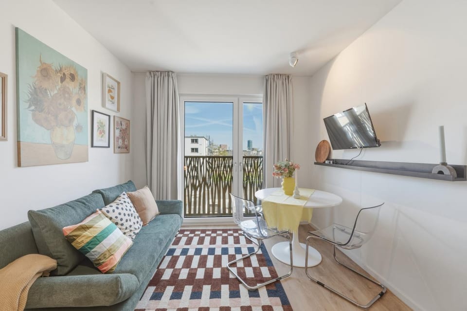 Business suite with skyline view with parking space Apartment in Frankfurt