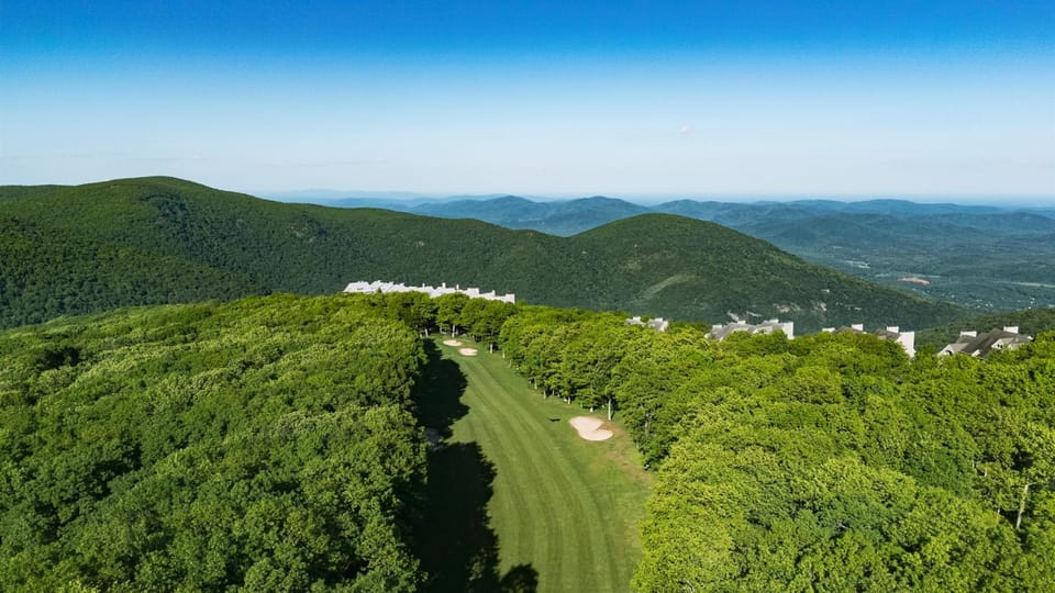 Golf Access Summer - Escape Wintergreen Resort - 3BR3BA, Pets OK & Sleeps 12 Apartment in Nelson County