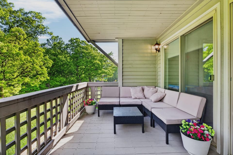 Golf Access Summer - Escape Wintergreen Resort - 3BR3BA, Pets OK & Sleeps 12 Apartment in Nelson County