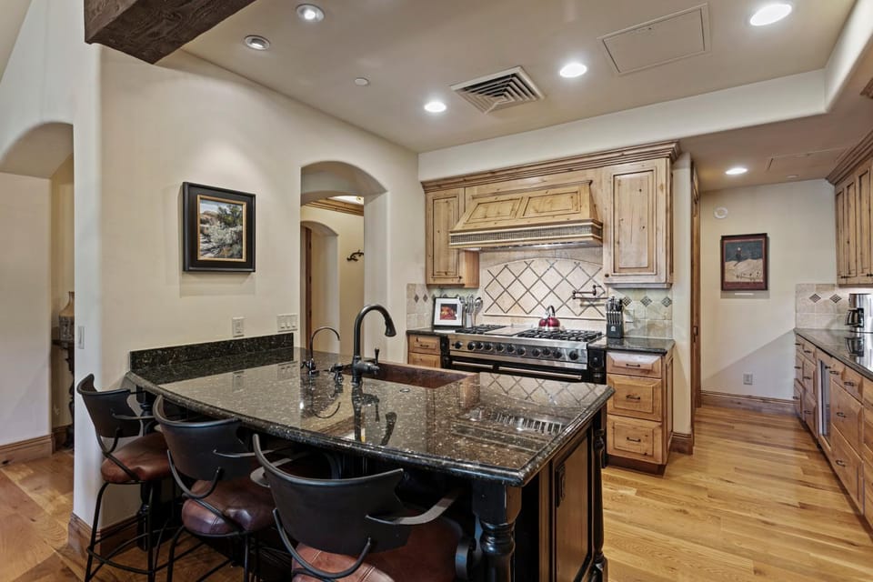 Ski-In Ski-Out Deer Valley Escape condo Apartment in Park City