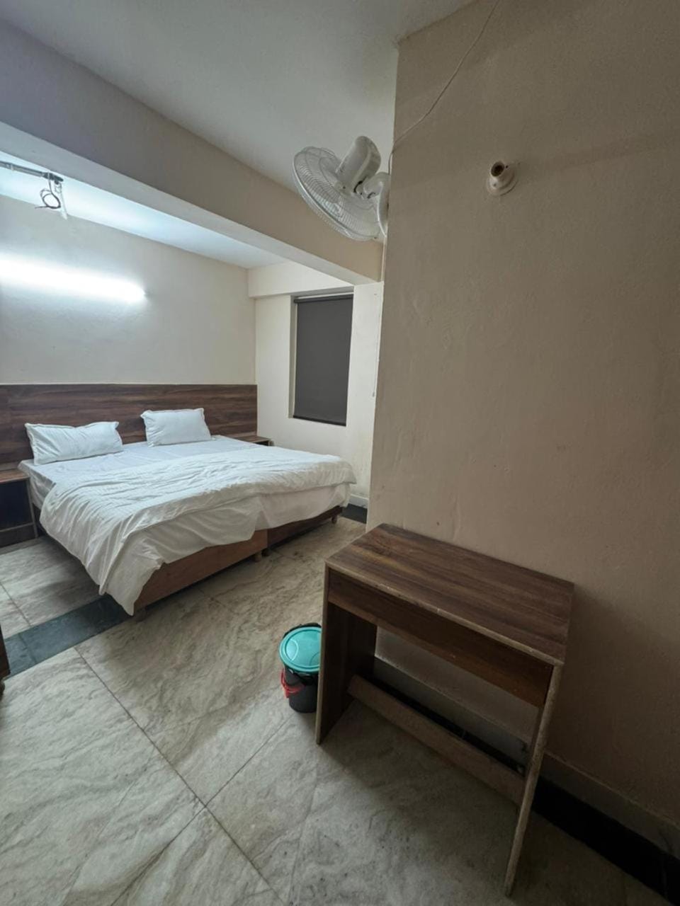 Raunak residency Hotel in Noida