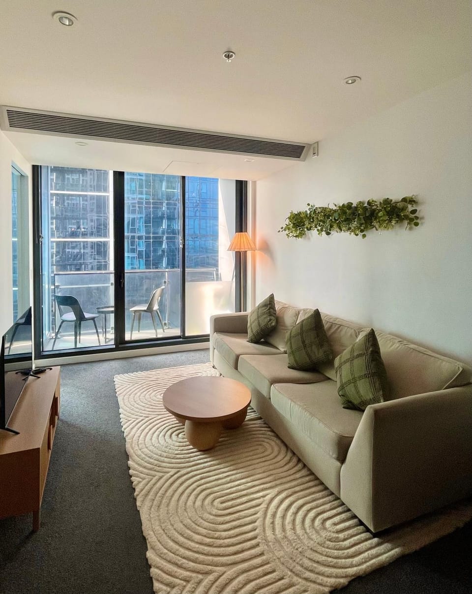Southbank Heights - Onsite Parking Available Apartment in Southbank