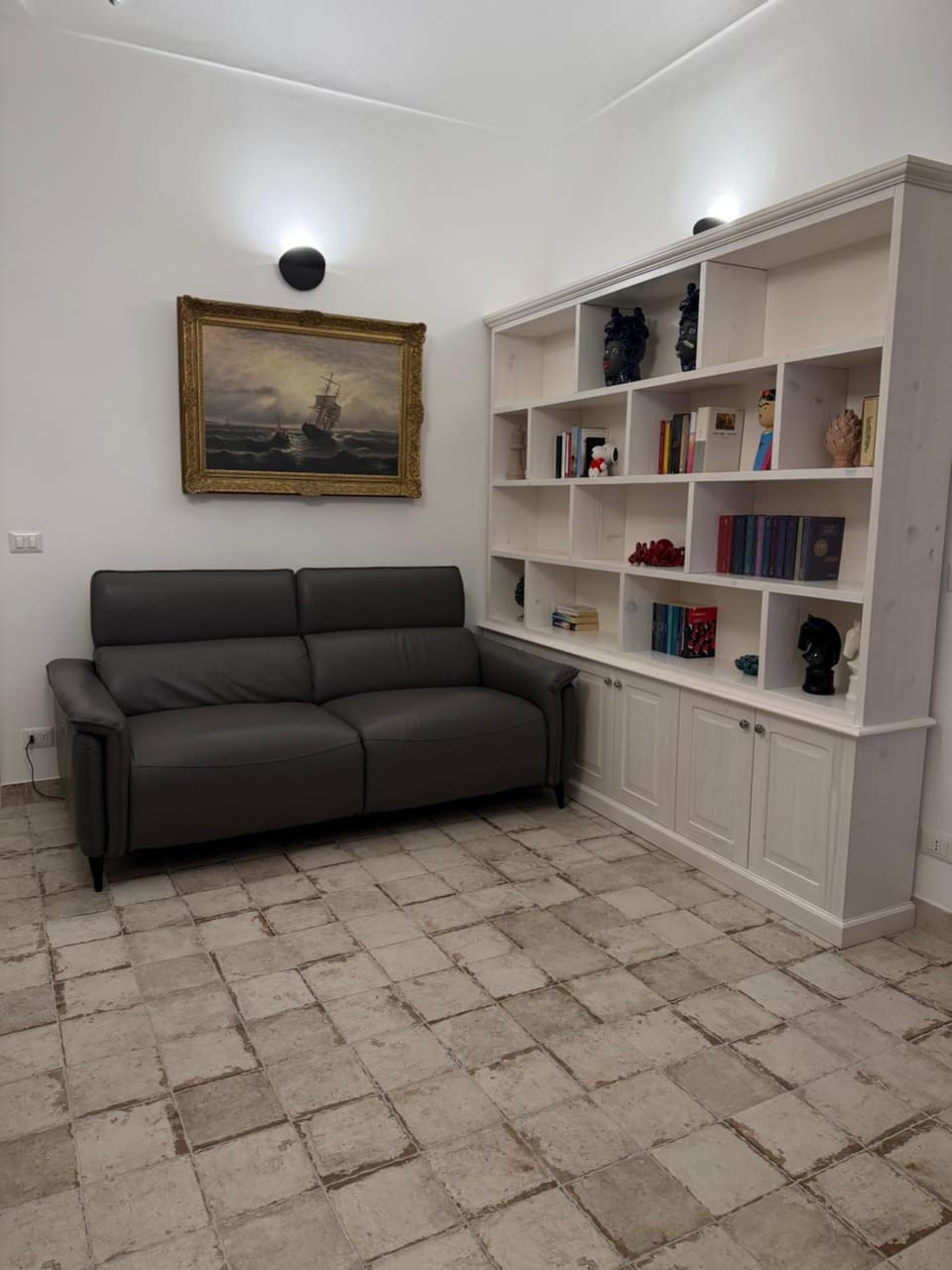 Library, Living room, Seating area