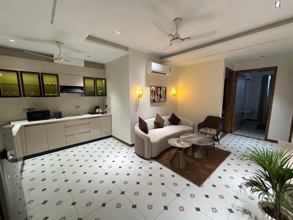 Kitchen or kitchenette, Living room