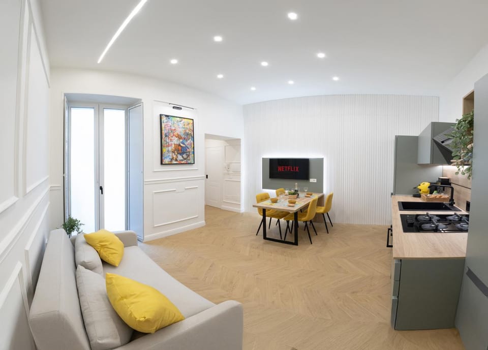 Communal lounge/ TV room, TV and multimedia, Living room, Seating area