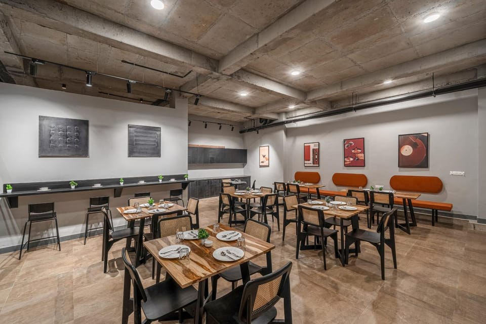 Restaurant/places to eat, Restaurant/places to eat