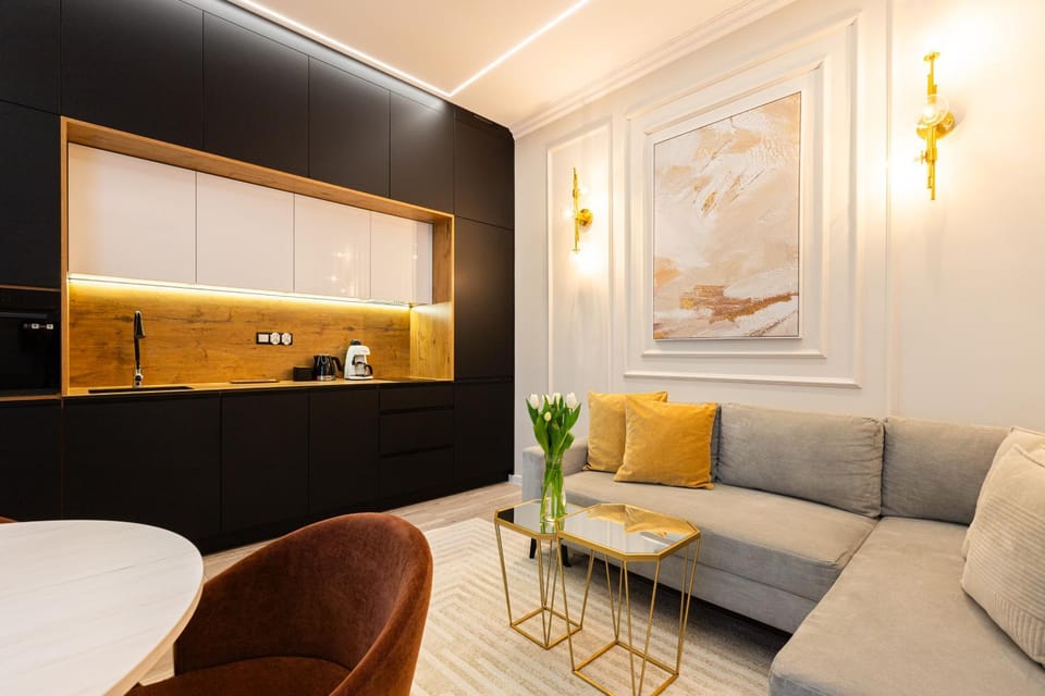 Kitchen or kitchenette, Living room, Seating area