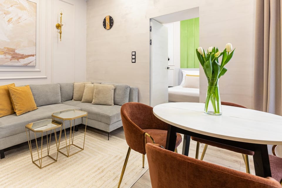 Living room, Seating area, Dining area, Bedroom