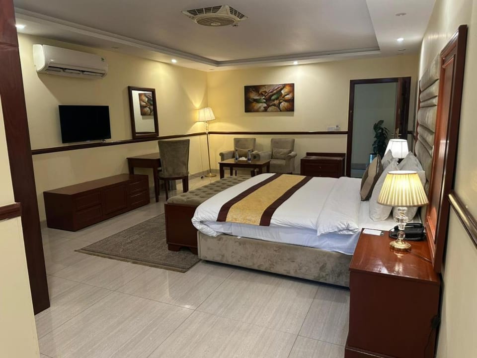 Bed, Photo of the whole room, air conditioner