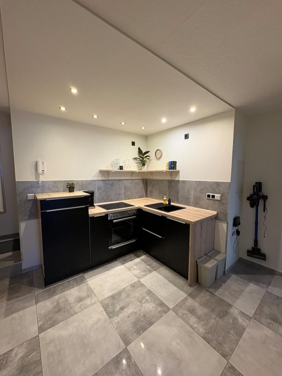 Kitchen or kitchenette, kitchen