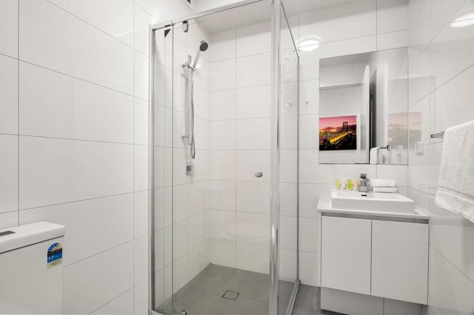 Luxury 3 Bedroom Apartment in Clayton with Free Parking Apartment in City of Monash